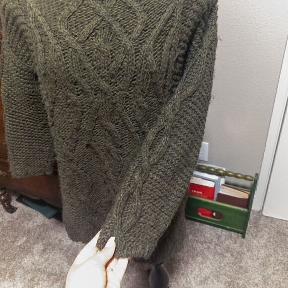 ZARA Knit Sweater   - Picture 3 of 4